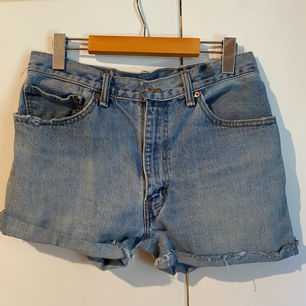 VINTAGE LÉVIS DENIM SHORTS